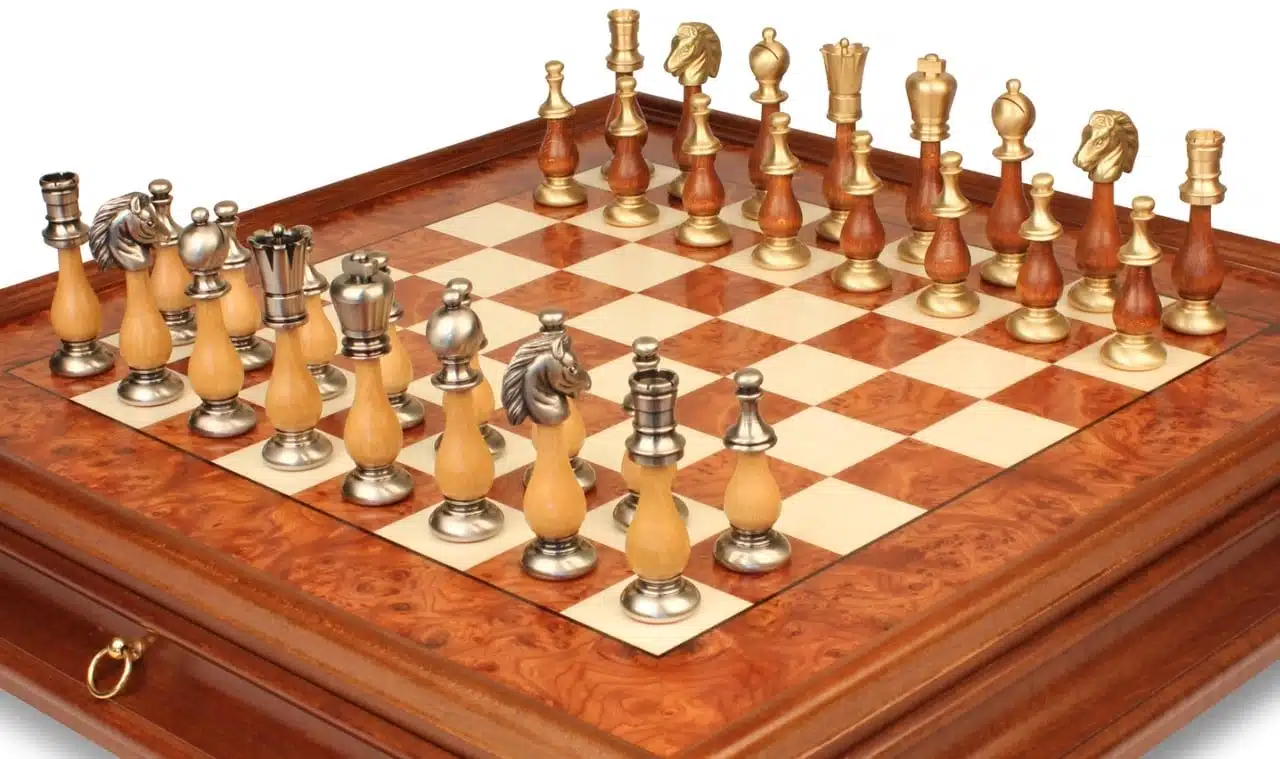Orientalisches Ulmenholz-Schachbrett mit Fuß und Aufbewahrungsschublade & Schachspiel aus massivem Holz und Messing – Bild 3