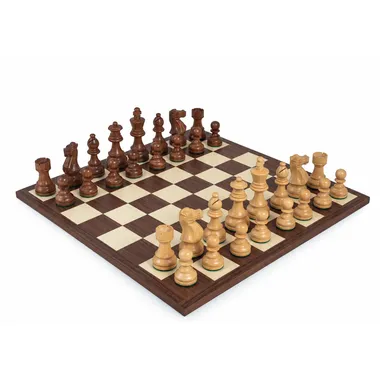 Komplettes Schachset Classic VII: Holzbrett mit aufgestellten Figuren