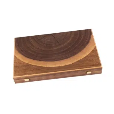 Geschlossenes Backgammon-Set, Dreiviertelansicht zeigt die Dicke