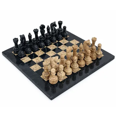 Schachspiel „Temple Ancien“ aus Marmor, schwarze und beige Figuren auf Brett