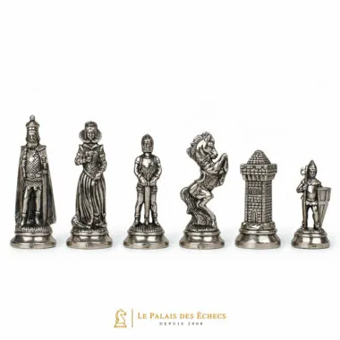 Schachfiguren Mary Stuart aus silbernem Metall, Detail von Dame und Springer