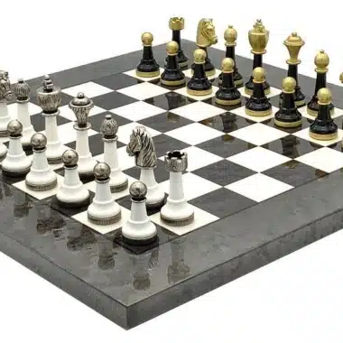 Staunton Design III Set Schachbrett aus Ahorn- und Heidekrautholz und Schachspiel aus Metall und Holz