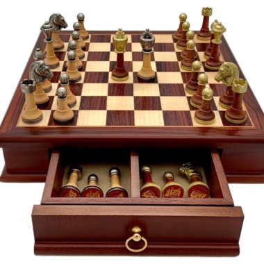 Set Classic XV Schachbrett aus Mahagoni und Ahorn und Schachspiel aus Holz und Metall