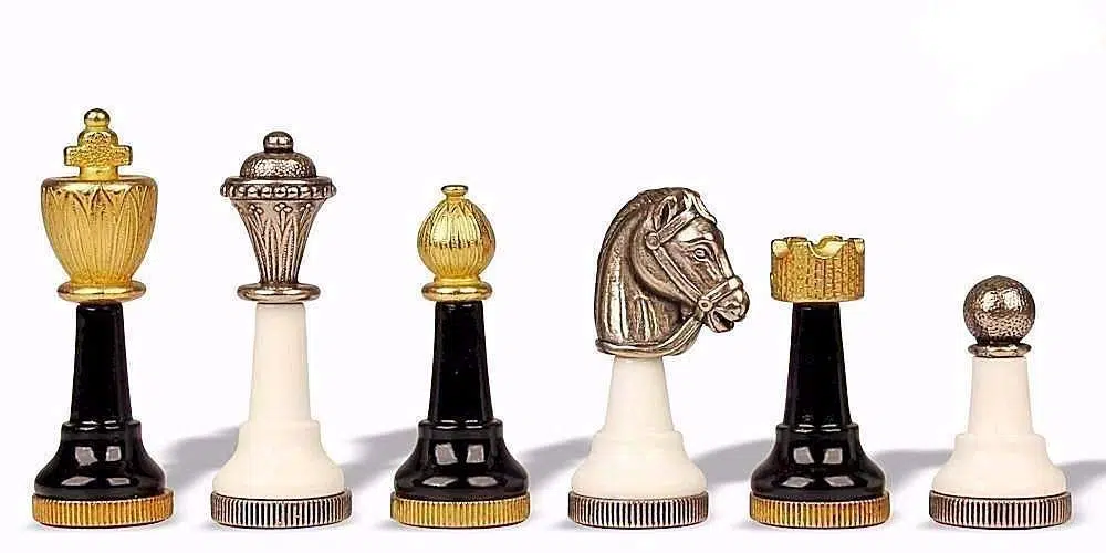 Schachspiel "Staunton Design" aus schwarz und weiß lackiertem Massivmetall