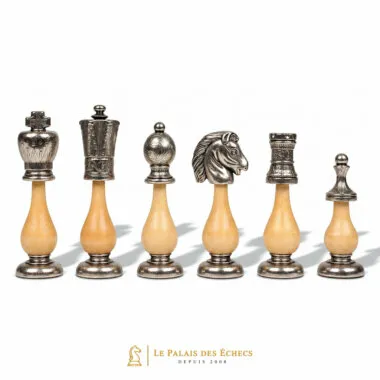 Schachfiguren Arabic Style in Silber, Sockel aus hellem Holz