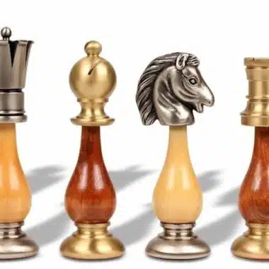 Orientalisches Breitschachspiel aus Holz und massivem Messing
