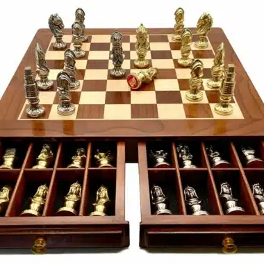 Alternative view of Medieval IV Schachset aus Ahornholz & Metall-Schachspiel
