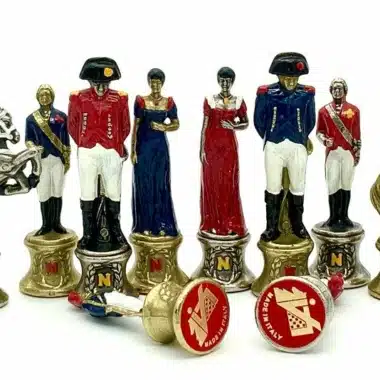 Set Napoleon III Schachbrett aus rotem Kunstleder und handbemaltes Schachspiel aus Metall – Bild 3