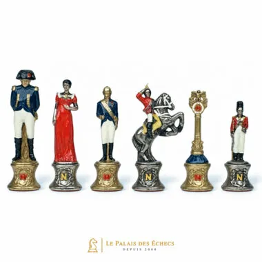 Napoleon-Schachfiguren aus bemaltem Metall, detaillierte Militärfiguren aufgereiht