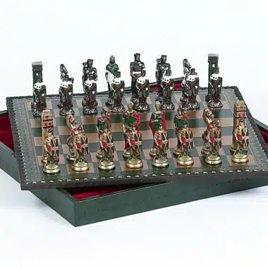 Alternative view of Römer vs. Barbaren Set: Schachbrett aus Kunstleder & Schachspiel aus Metall Handbemalt