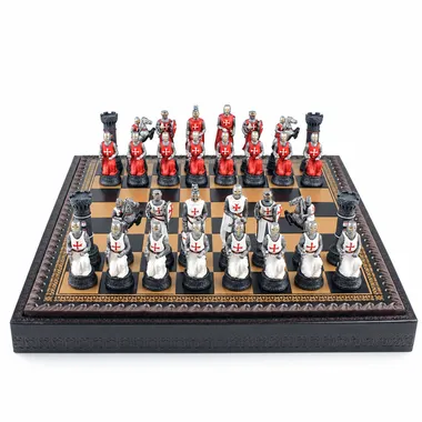 Templer-II-Set auf schwarzem Kunstleder-Schachbrett, bemalte Resinfiguren