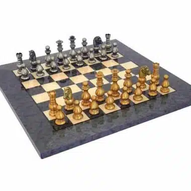 Set "Français II" Schachbrett aus grauem Ahornholz & Schachspiel aus massivem Messing