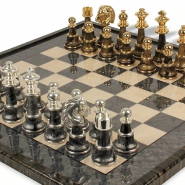 Alternative view of Staunton Fantasy XL Set Schachbrett aus grünem Ahornholz & Schachspiel aus Messing und Holz mit Gold- und Silberbeschichtung