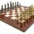 Camelot Set König Arthur VI Schachbrett aus Ulmen- und Heideholz und Schachspiel aus Metall