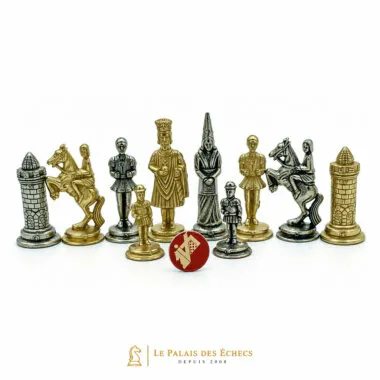 Verschiedene Camelot Schachfiguren mit Plakette Made in Italy