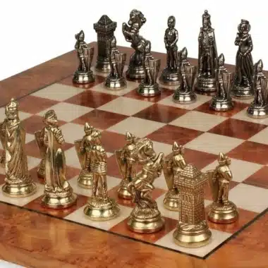 Alternative view of Mary Stuart VI Schachbrett aus Ulmen- und Heidekrautholz und Schachspiel aus Metall