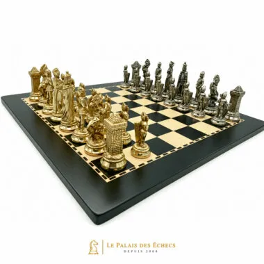 Mary Stuart X Set, goldene und silberne Figuren im Winkel auf dem Brett