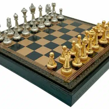 Set Classic Flower 1 Schachbrett und Schachspiel aus vergoldetem und versilbertem Metall