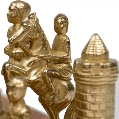 Camelot König Artus VII Kunstlederschachbrett & Schachspiel aus Massivmetall im Set – Bild 11