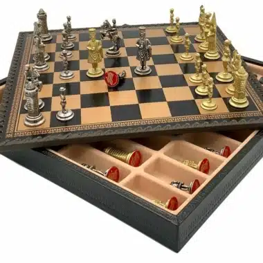 Alternative view of Camelot König Arthur XIV Schachbrett mit Aufbewahrung und Schachspiel aus Metall