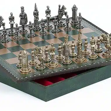 Alternative view of Camelot König Arthur XIII Schachbrett-Set mit Aufbewahrung und Metallschachspiel