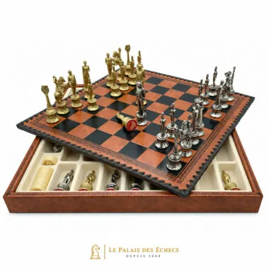 Napoleon-II-Set auf geöffneter Box, goldene und silberne Figuren aufgestellt