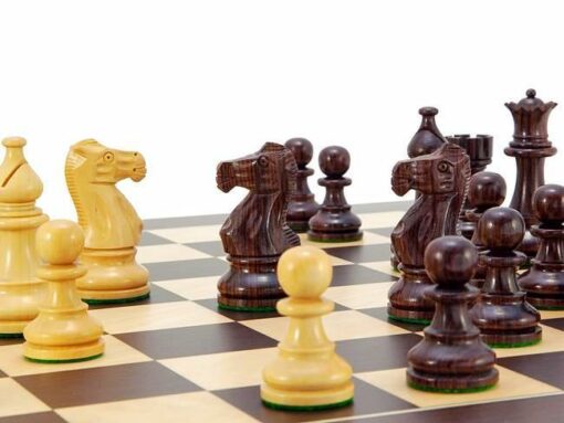 Set "Atlantic" Schachbrett aus Wenge und Schachspiel aus vergoldetem Rosenholz