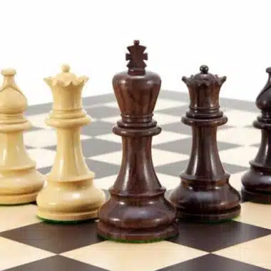 Set "Atlantic" Schachbrett aus Wenge und Schachspiel aus vergoldetem Rosenholz