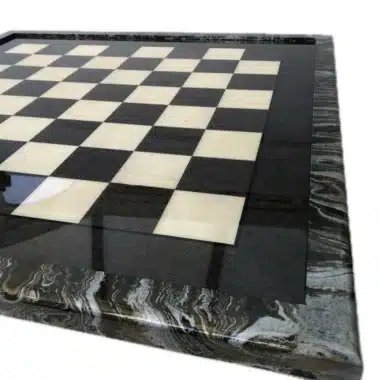 Alternative view of XL Staunton Moderne Schachset aus grünem Ahornholz & Schachspiel aus Messing und Holz mit Gold- und Silberbeschichtung