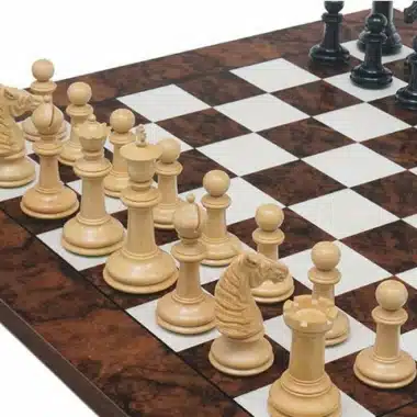 Set "Ebène Luxe" Schachbrett aus dunklem Walnussholz & Schachspiel aus massivem Ebenholz