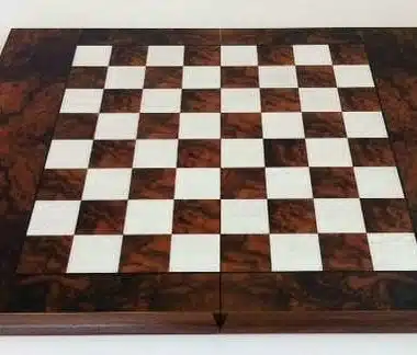 Prestige Backgammon und Klappschachbrett aus Walnussholz – Bild 2