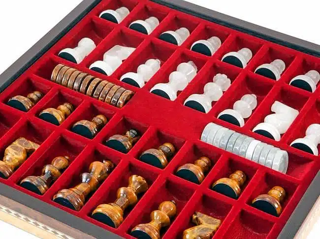 Set "Braun und Weiß" Schachbrett und Schachspiel aus Alabaster von Volterra