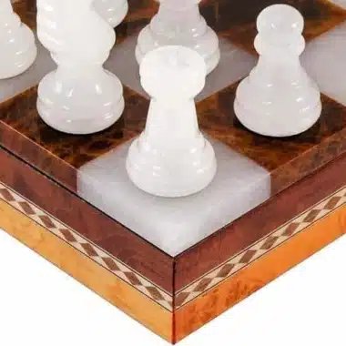 Set "Braun und Weiß" Schachbrett und Schachspiel aus Alabaster von Volterra