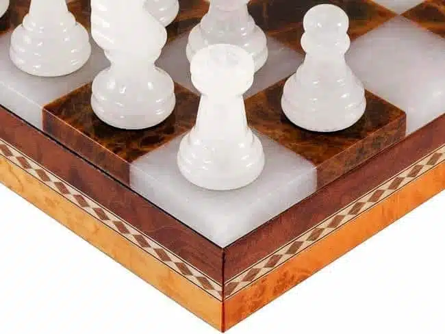 Set "Braun und Weiß" Schachbrett und Schachspiel aus Alabaster von Volterra