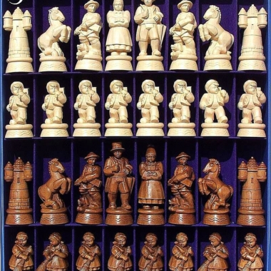 Jeu d'Echecs "Alpine Bruni et Poli à la Cire" en Bois des Alpes Massif Sculpté Traditionnellement