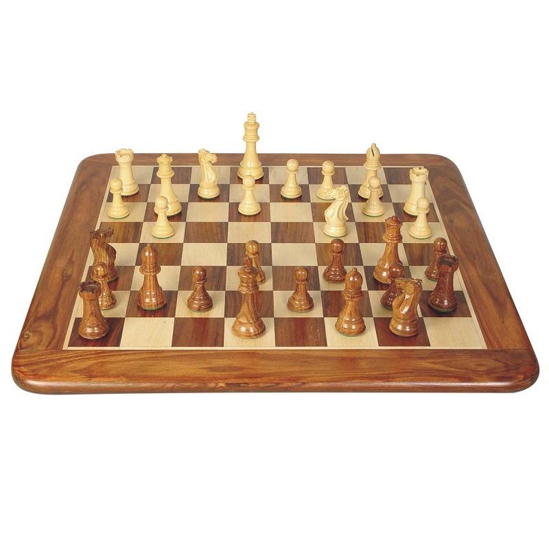 Supreme Classic Schachbrett-Set aus Goldrosenholz und Ahorn & Schachspiel aus Goldrosenholz