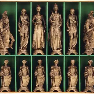 Schachspiel "Renaissance Brüniert und Wachspoliert" aus massivem, traditionell geschnitztem Alpenholz