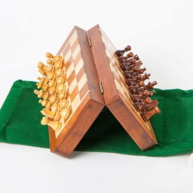 Alternative view of Reise-Magnet-Schachset aus Holz