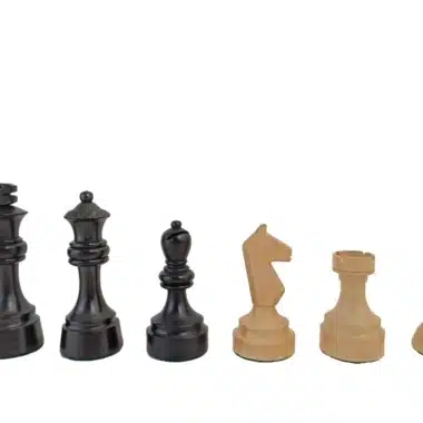 Schachfiguren Débutant III aus schwarzem und natürlichem Holz aufgereiht