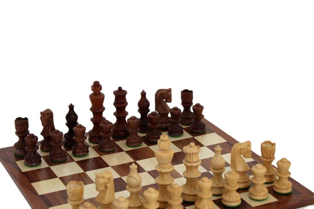 Anfänger-Set IV Schachspiel aus Holz und Schachbrett aus Nussbaum und Ahorn – Bild 3
