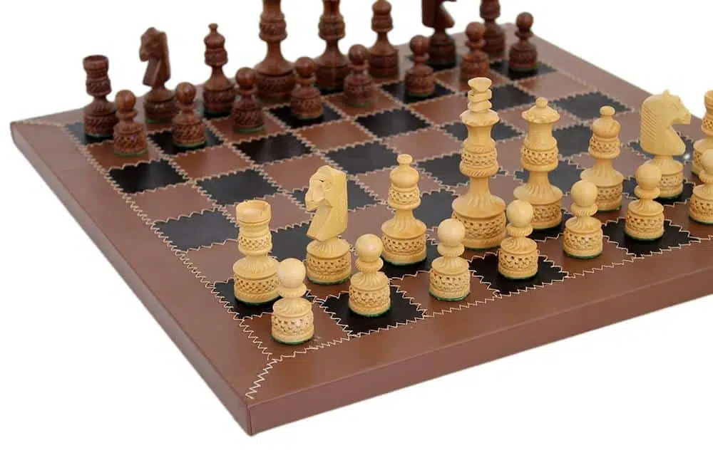 Set Ritz II Schachspiel aus Holz und Lederschachbrett – Bild 3