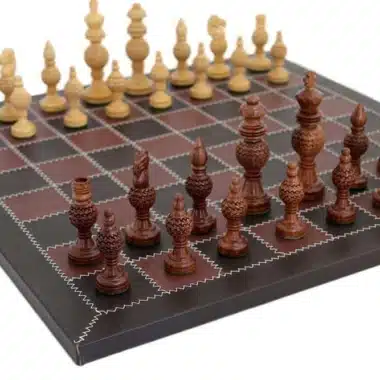 Set Ashton Schachspiel aus Holz und Lederschachbrett