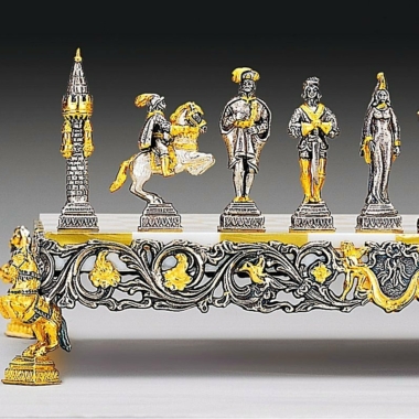 Alternative view of Gulliver und die Lilliputaner II Schachbrett und Schachspiel aus Bronze, Onyx und 24 Karat Gold