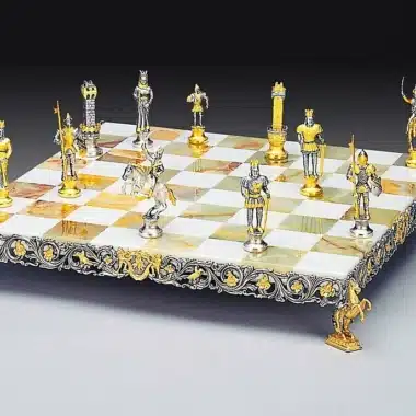 Set Charlemagne Kaiser des Heiligen Römischen Reiches Schachbrett und Schachspiel aus Bronze, Onyx und 24 Karat Gold