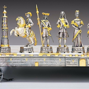 Alternative view of Set Peter I. Erster Kaiser von Russland Schachbrett und Schachspiel aus Bronze, Onyx und 24 Karat Gold