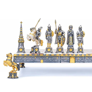 Alternative view of Set Dimitri Donskoj Russischer Fürst des 15. Jahrhunderts Schachbrett und Schachspiel aus Bronze, Onyx und 24-Karat-Gold