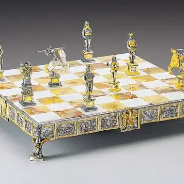 Set Prinz Siegfried Held der Nibelungen Schachbrett und Schachspiel aus Bronze, Onyx und 24 Karat Gold