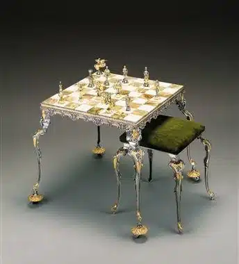 Mittelalterlicher Schachtisch aus Bronze und Onyx mit Schachspiel und Hocker