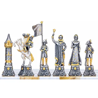 Figuren der Zar-Dimitri-Seite: Springer, Fahnenträger, König und Dame in Silber und Gold