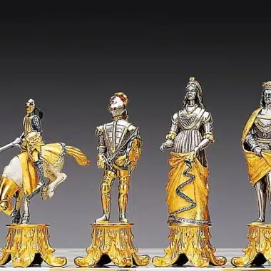 Vergoldete Figuren Medicis vs Pazzi, Reiter, König und Dame mit feinen Details